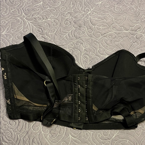 Victoria's Secret Black Lace Zip Bra - Picture 3 of 6